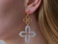Kolczyki Lily z koralową emalią^Lilou Best